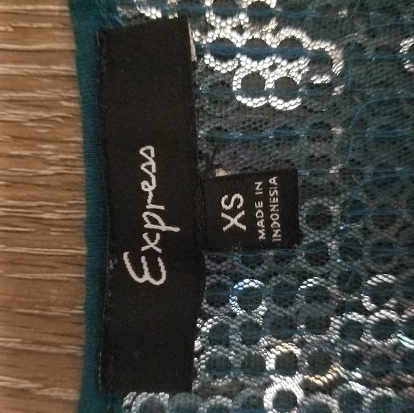 🏷Express Sequin Racerback Shirt - Picture 5 of 6